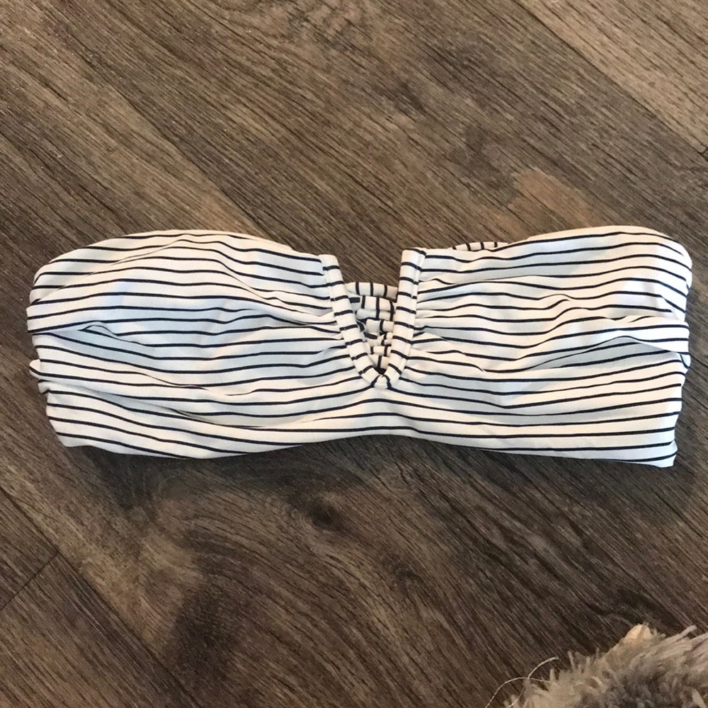 Strapless Frankie’s Bikini top